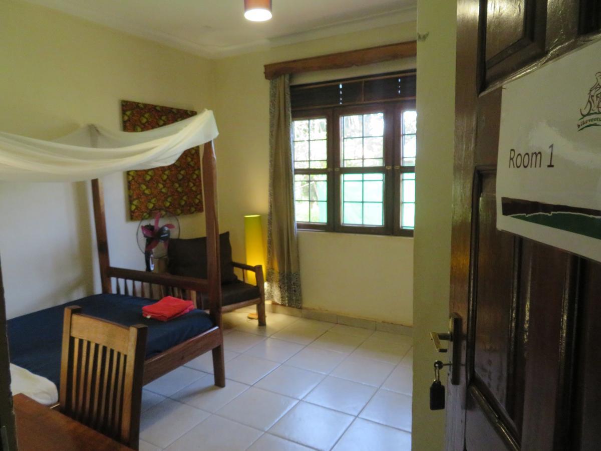 Hotel Bikeventures House Uganda Jinja Exterior foto